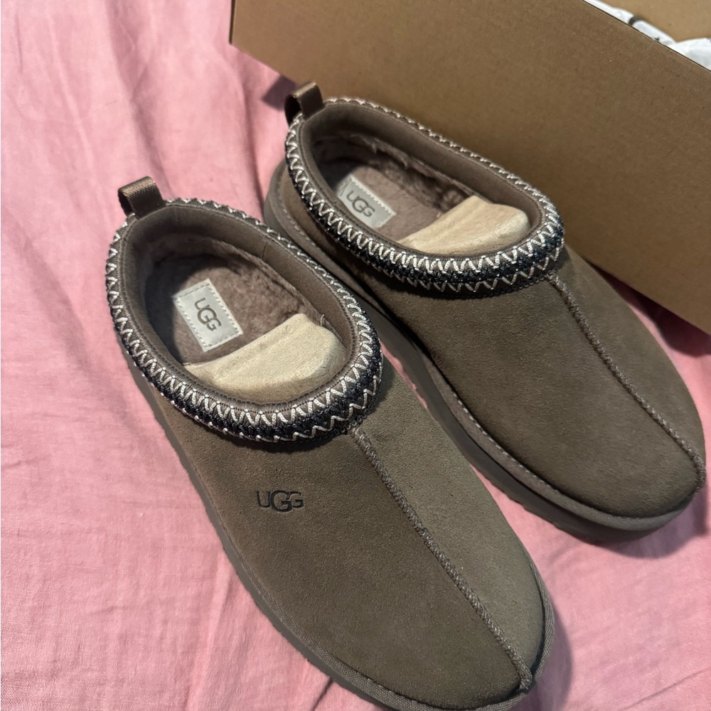 UGG Brown Tazz Slip-On Slippere